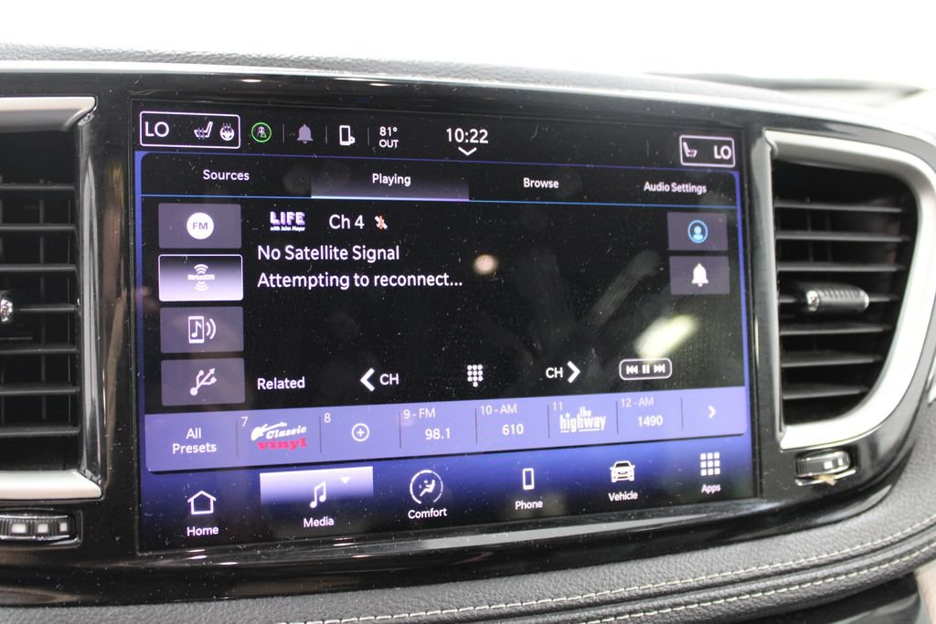 Used 2024 Nissan Versa SR FWD image 78