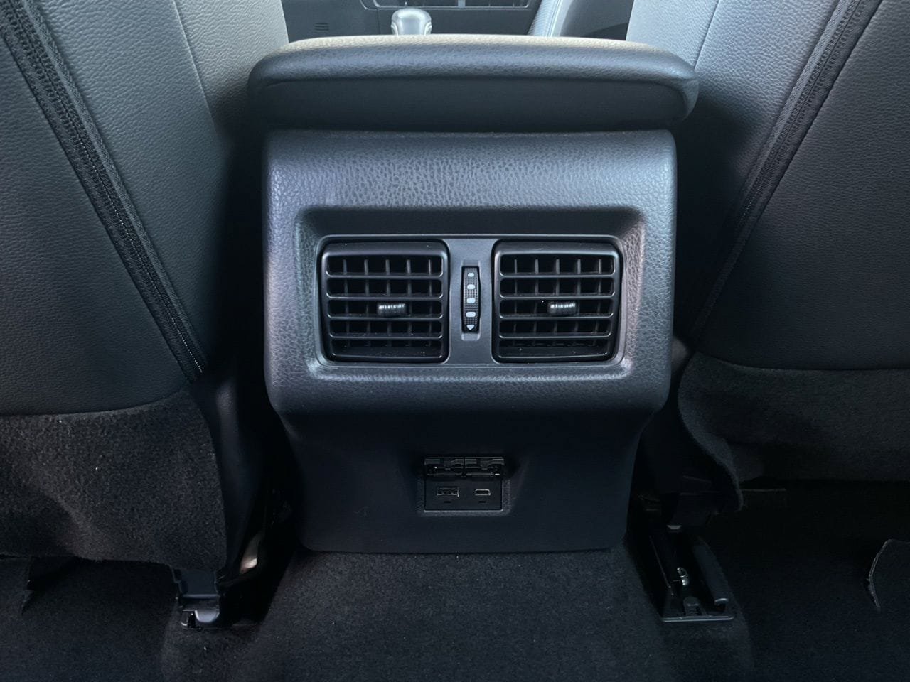 Used 2025 Toyota Camry SE FWD image 14