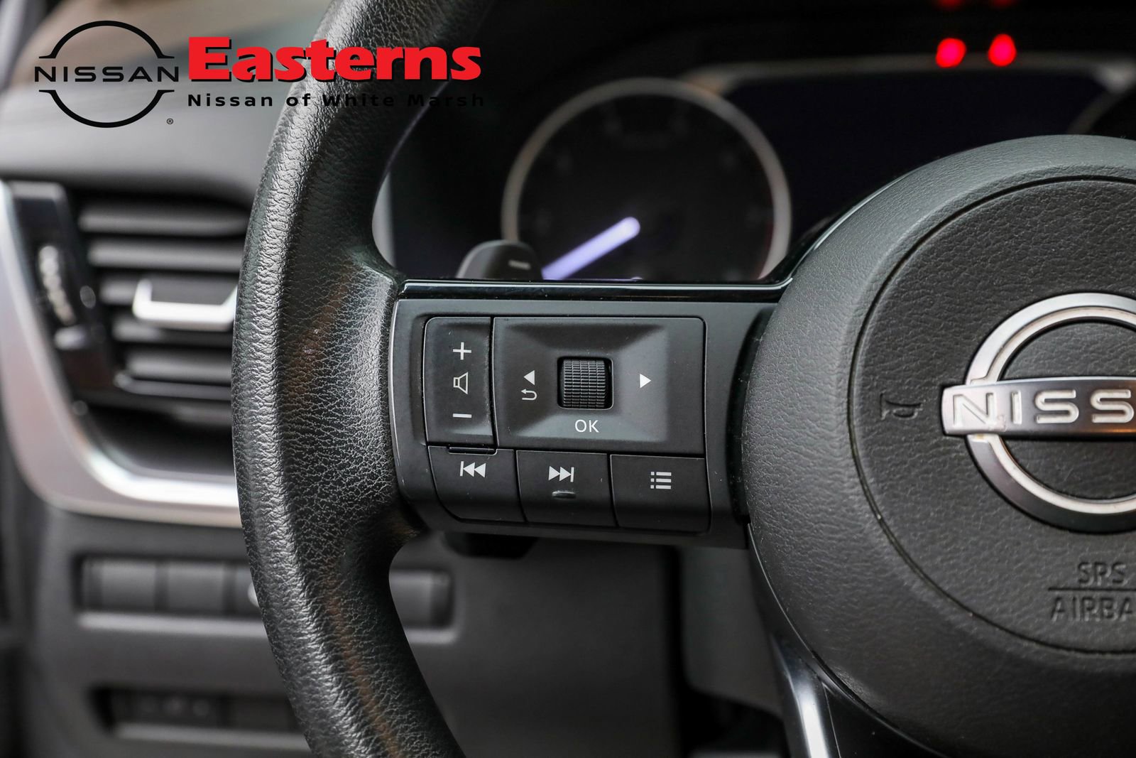 Used 2022 Nissan Rogue SV image 51