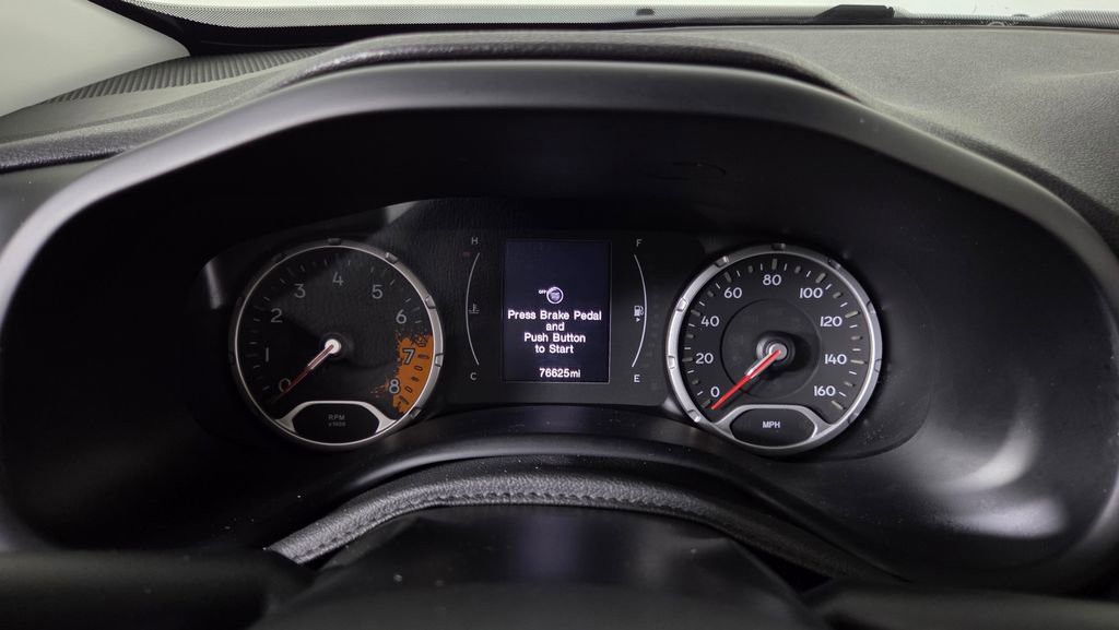 Used 2015 Jeep Renegade Latitude w/ Cold Weather Group AWD/4WD image 21