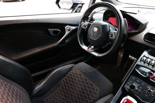 Used 2019 Lamborghini Huracan LP 580-2 RWD image 15