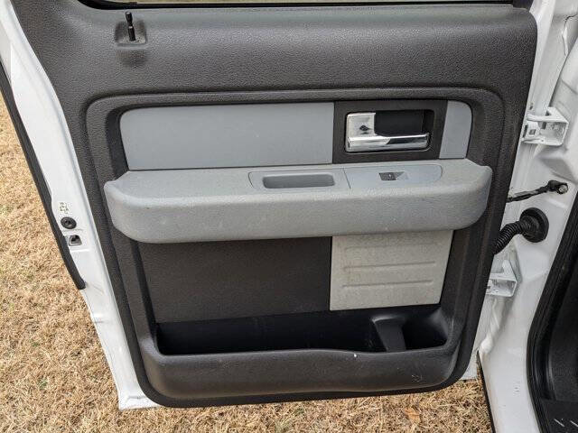Used 2014 Ford F150 XLT w/ XLT Chrome Package image 24