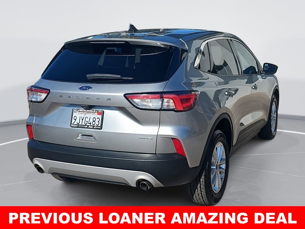 Used 2022 Ford Escape SE image 3