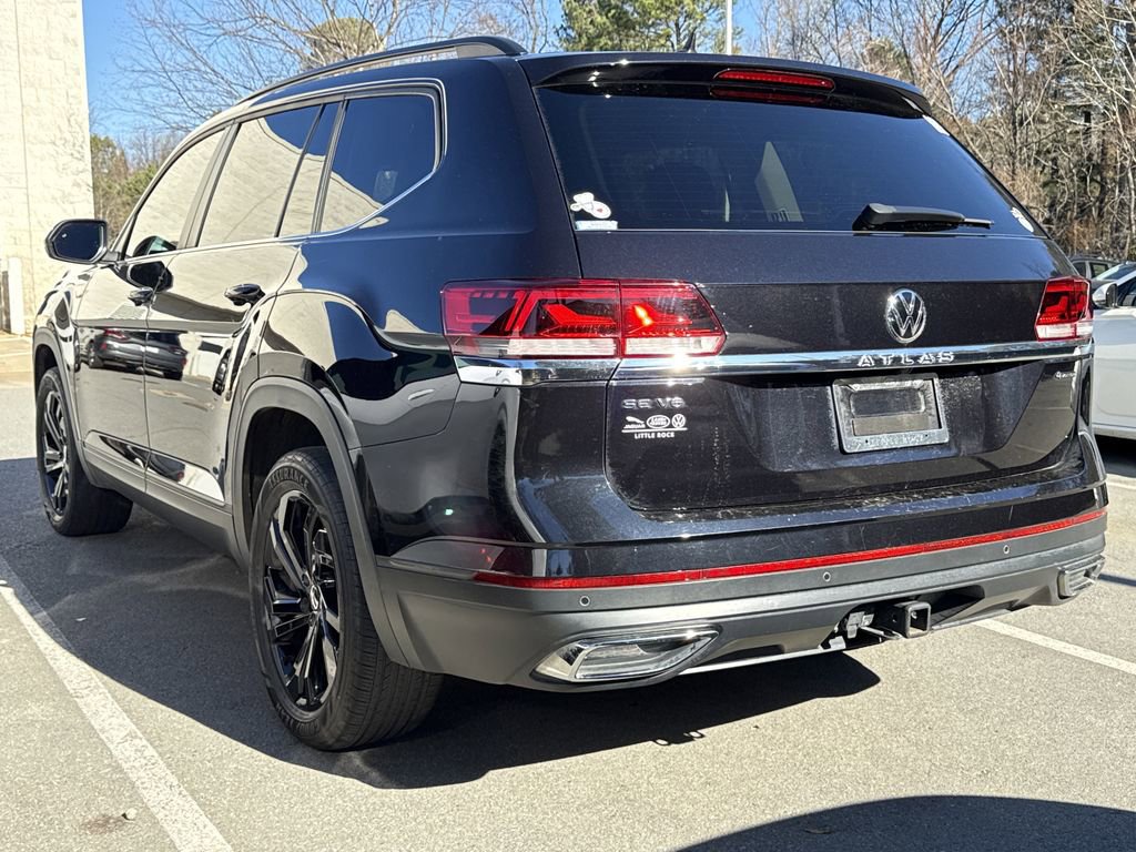 Used 2023 Volkswagen Atlas SE w/ Black Wheel Package image 4