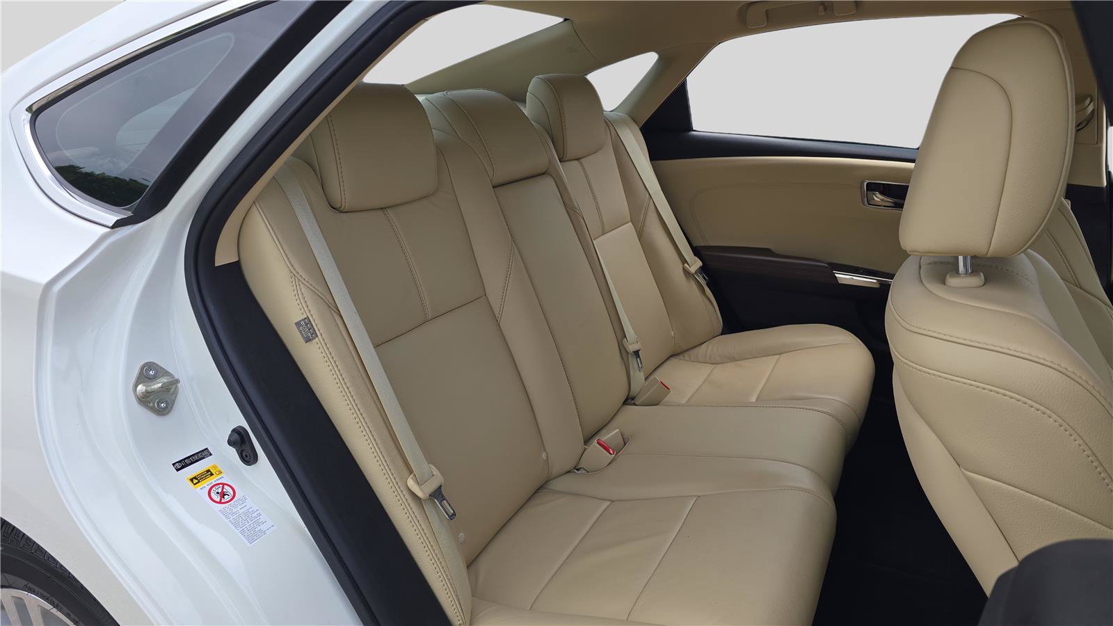 Used 2014 Toyota Avalon XLE Touring FWD image 17