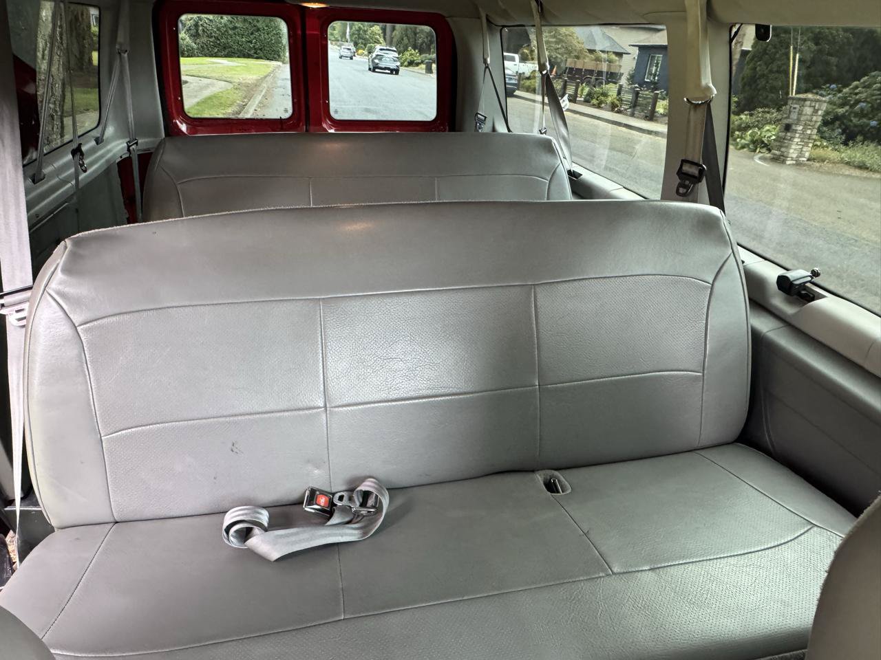 Used 2006 Ford E-350 and Econoline 350 XLT RWD image 14