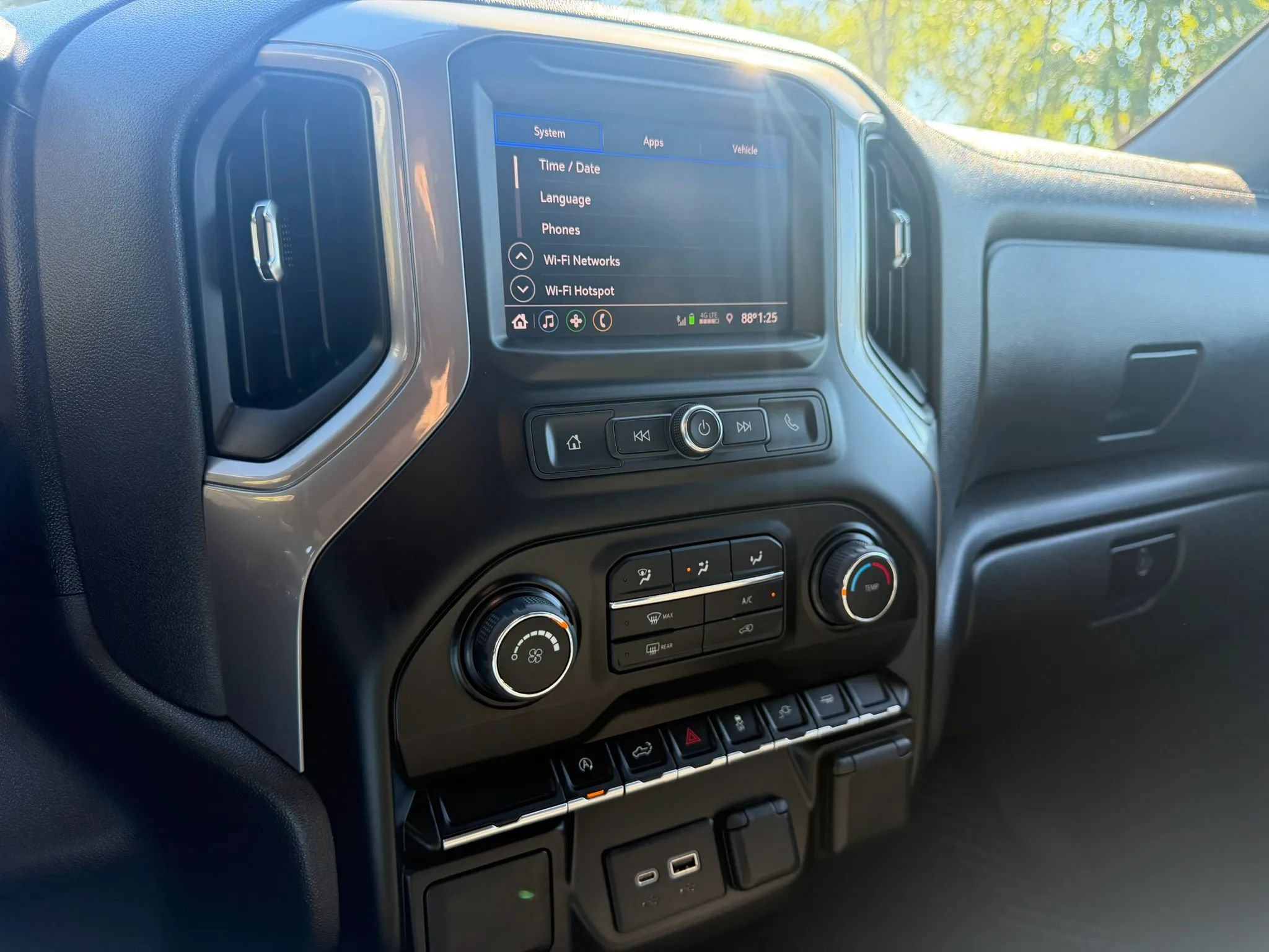 Used 2022 Chevrolet Silverado 1500 Custom w/ Safety Confidence Package RWD image 26