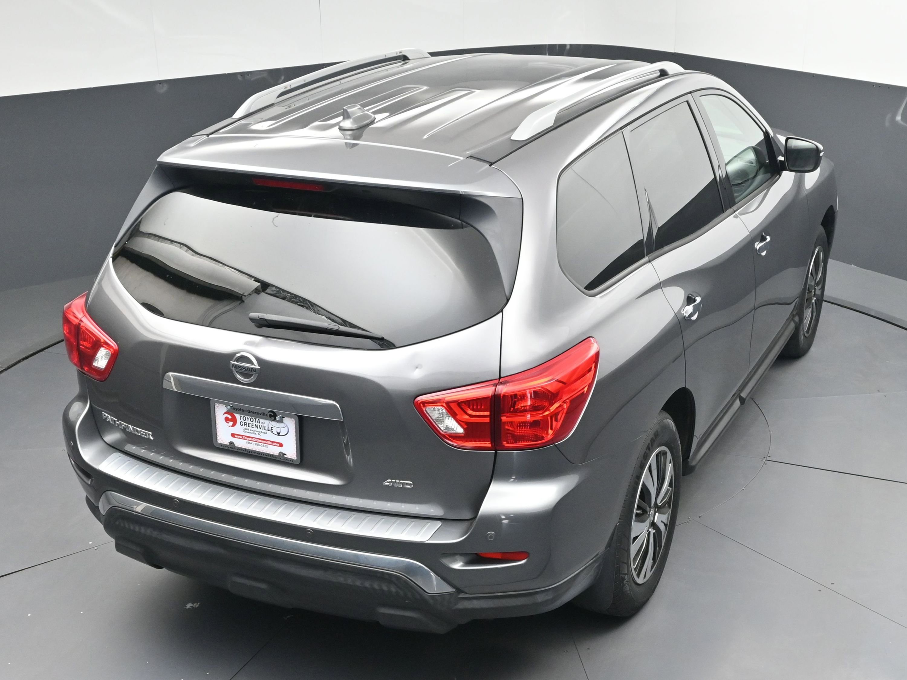 Used 2020 Nissan Pathfinder S image 32