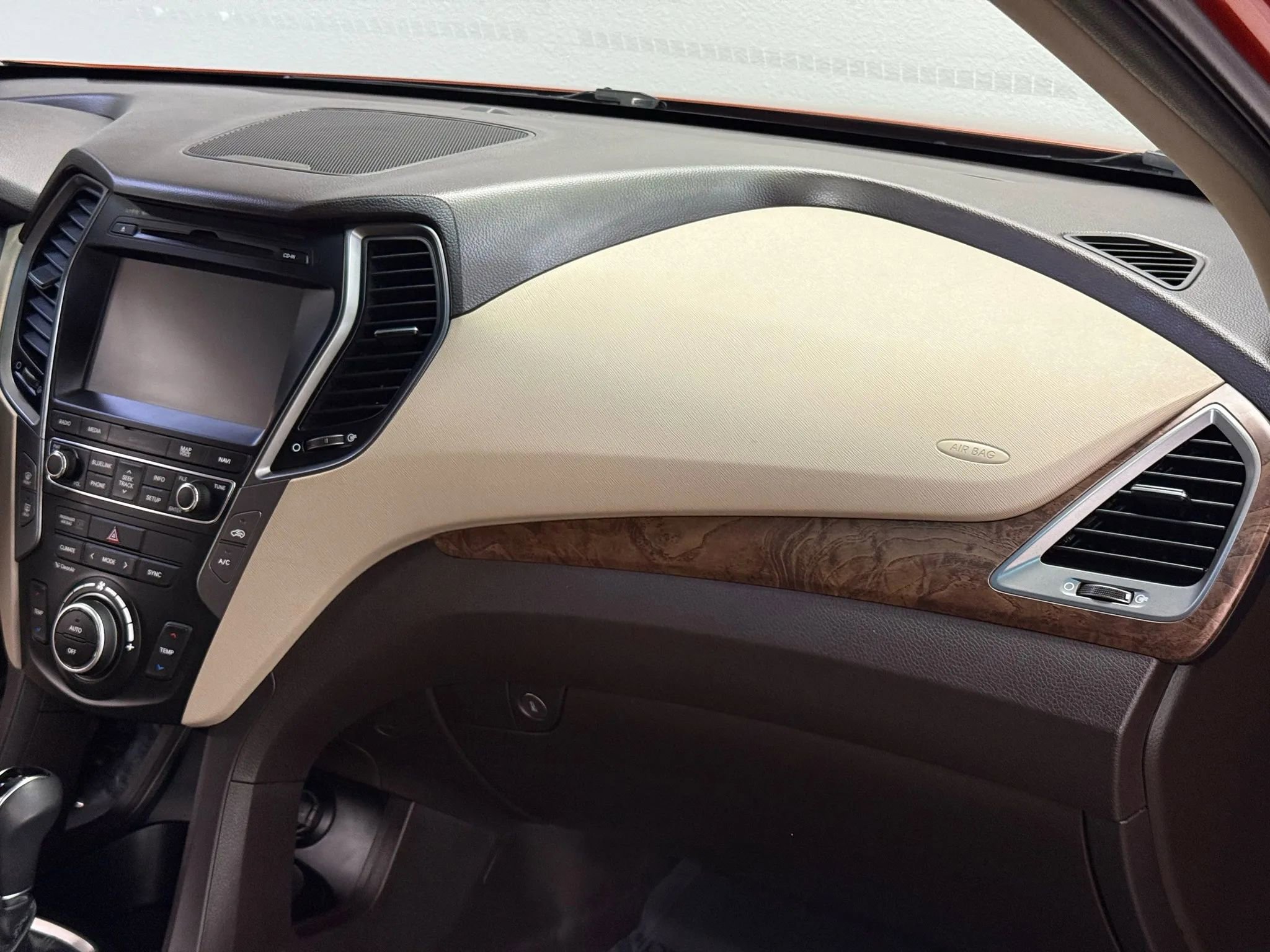 Used 2018 Hyundai Santa Fe Sport w/ Cargo Package FWD image 22