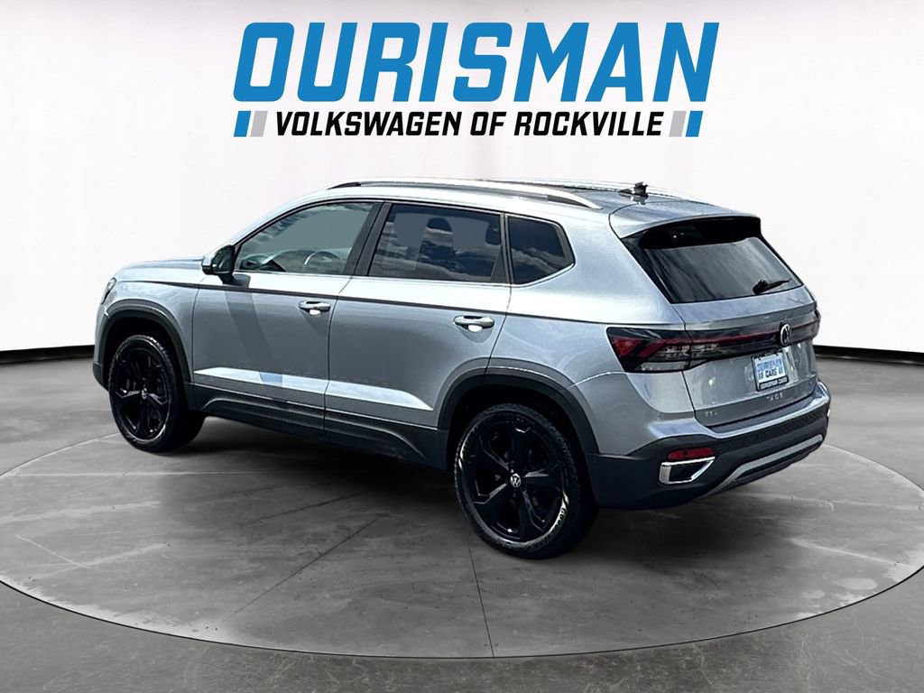 Used 2025 Volkswagen Taos SEL w/ Black Wheel Plus Package AWD/4WD image 4