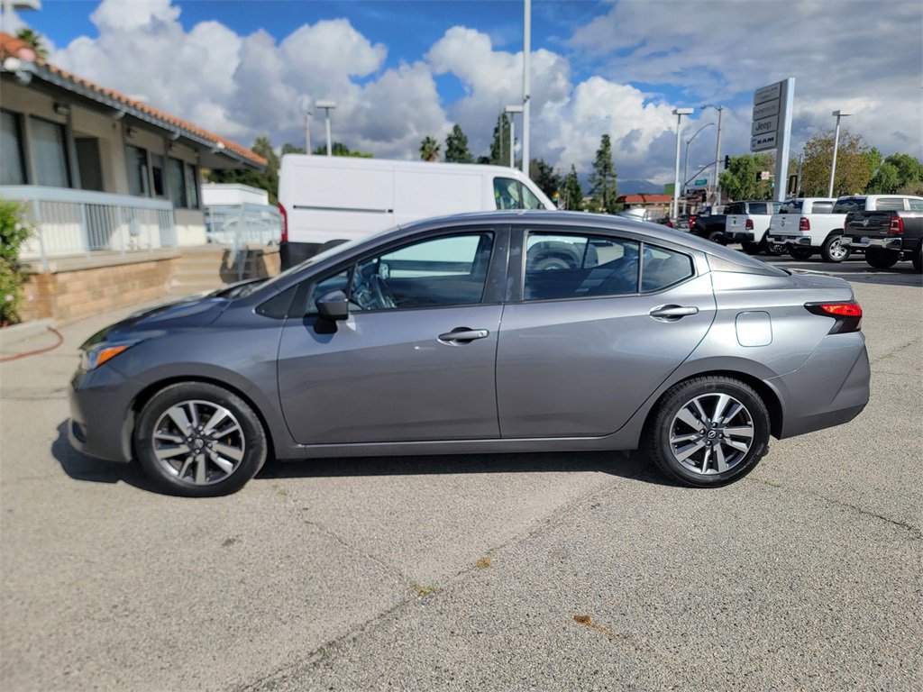 Used 2023 Nissan Versa SV image 9