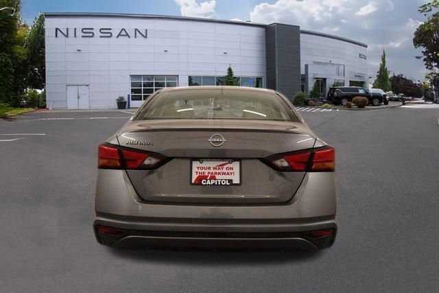 Used 2024 Nissan Altima 2.5 S FWD image 3