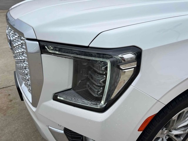 Used 2021 GMC Yukon Denali w/ Denali Premium Package image 9