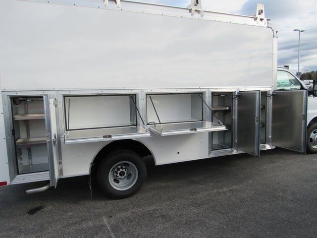 New 2025 GMC Savana 4500 w/ Power Convenience Package image 21