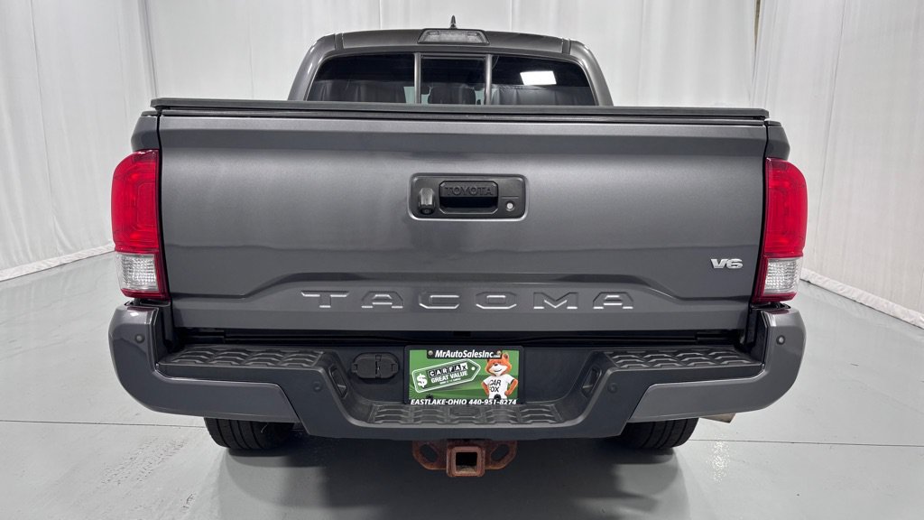 Used 2016 Toyota Tacoma TRD Sport AWD/4WD image 6