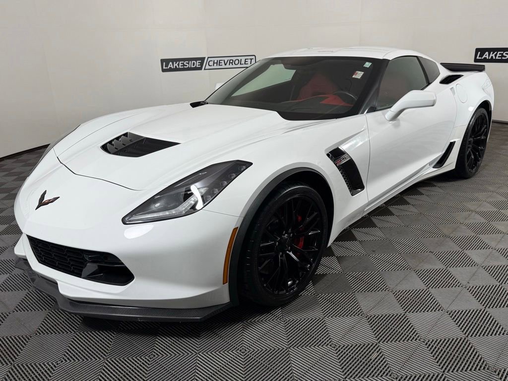 Used 2016 Chevrolet Corvette Z06 w/ 3LZ Preferred Equipment Group image 2