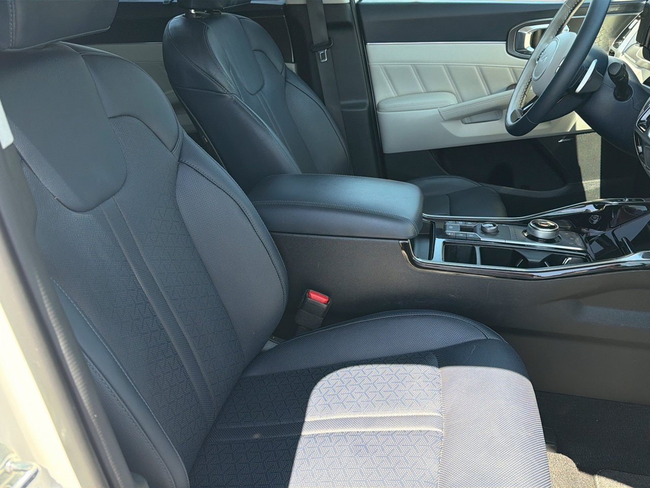 Used 2024 Kia Sorento SX Prestige AWD/4WD image 26