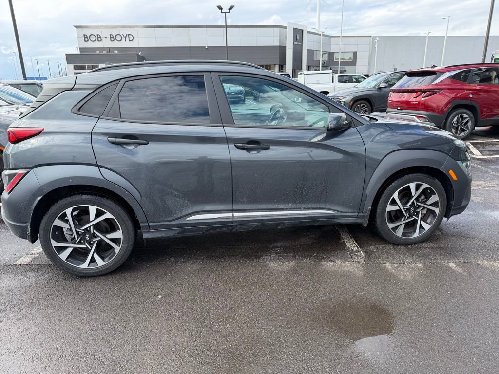 Used 2022 Hyundai Kona Limited image 3