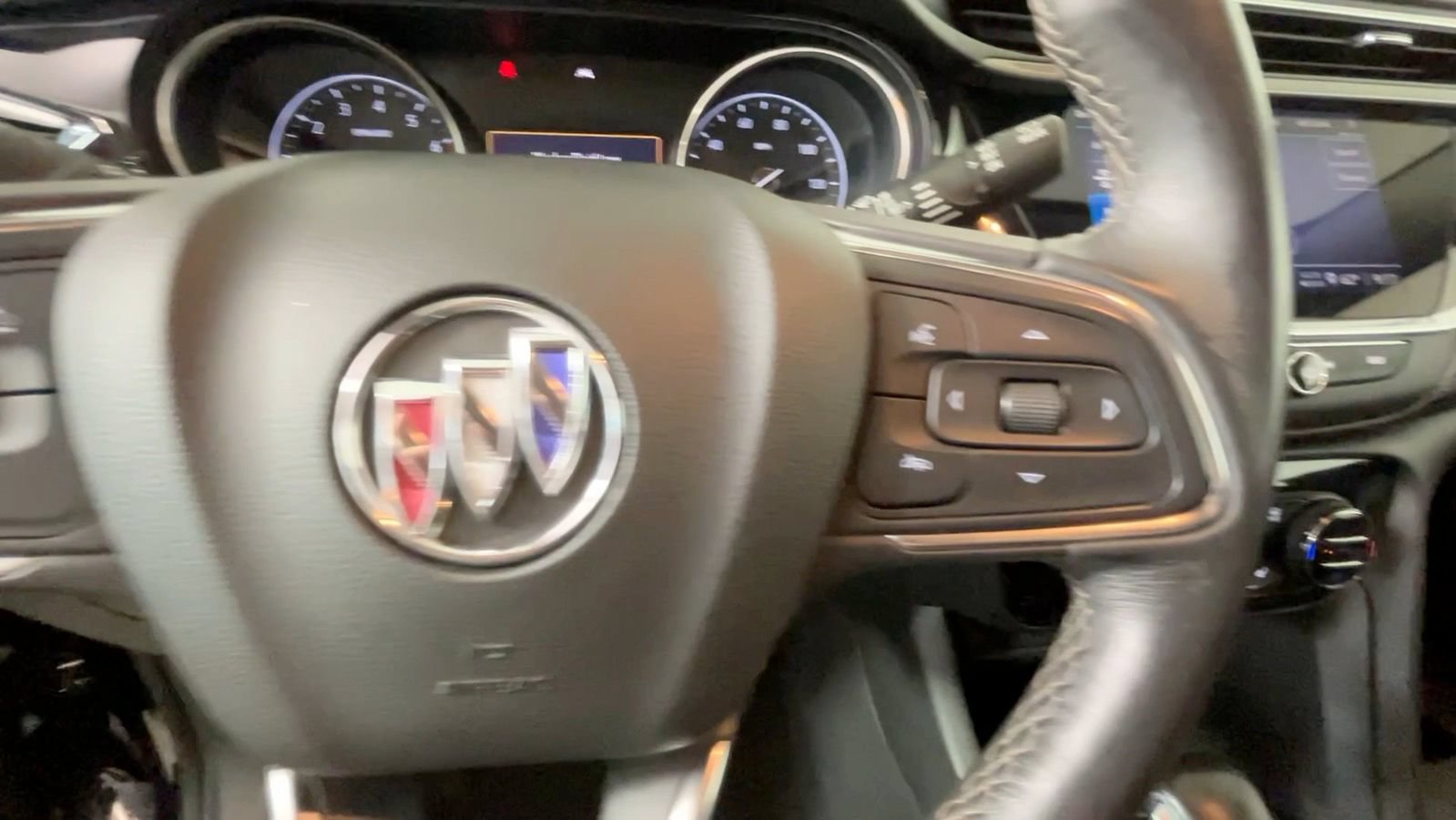 Used 2022 Buick Encore GX Select w/ Sport Touring Package FWD image 29