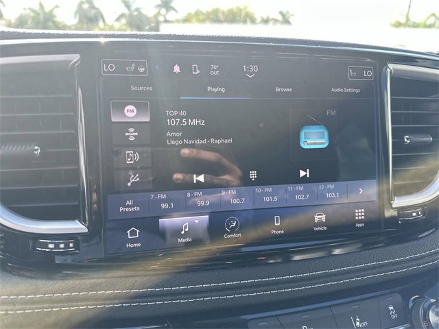 Used 2023 Chrysler Pacifica Touring-L w/ S Appearance Package image 12