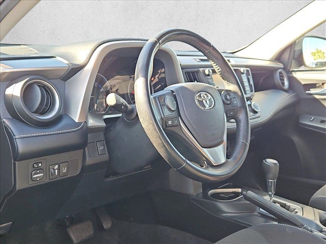 Used 2018 Toyota RAV4 XLE FWD image 10