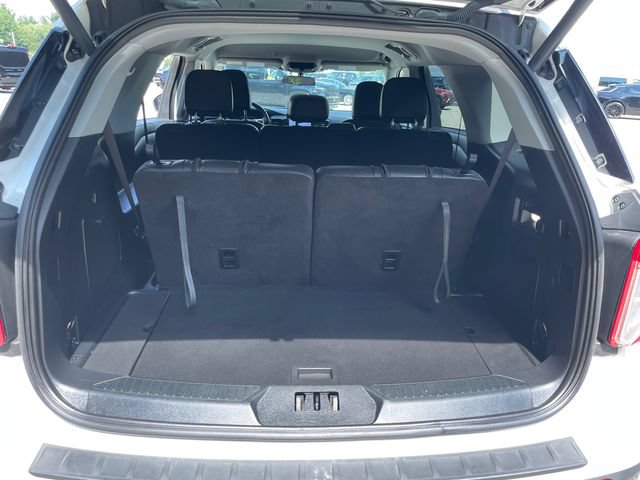 Used 2022 Ford Explorer XLT w/ Equipment Group 202A AWD/4WD image 15