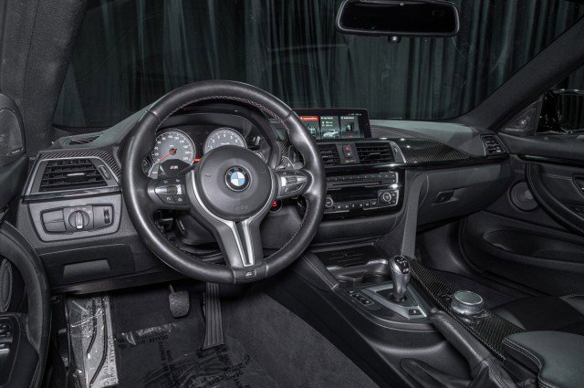 Used 2018 BMW M4 Coupe RWD image 17