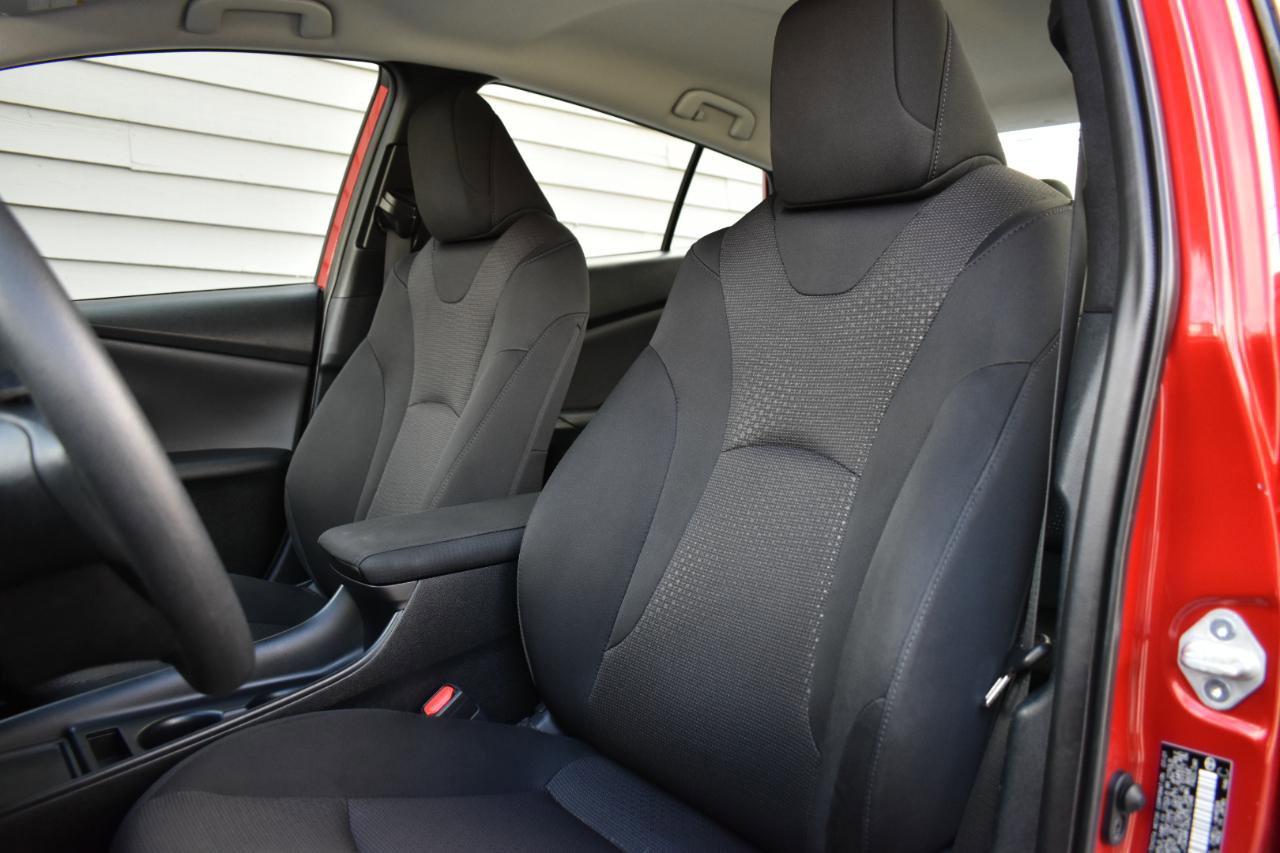 Used 2022 Toyota Prius LE FWD image 26