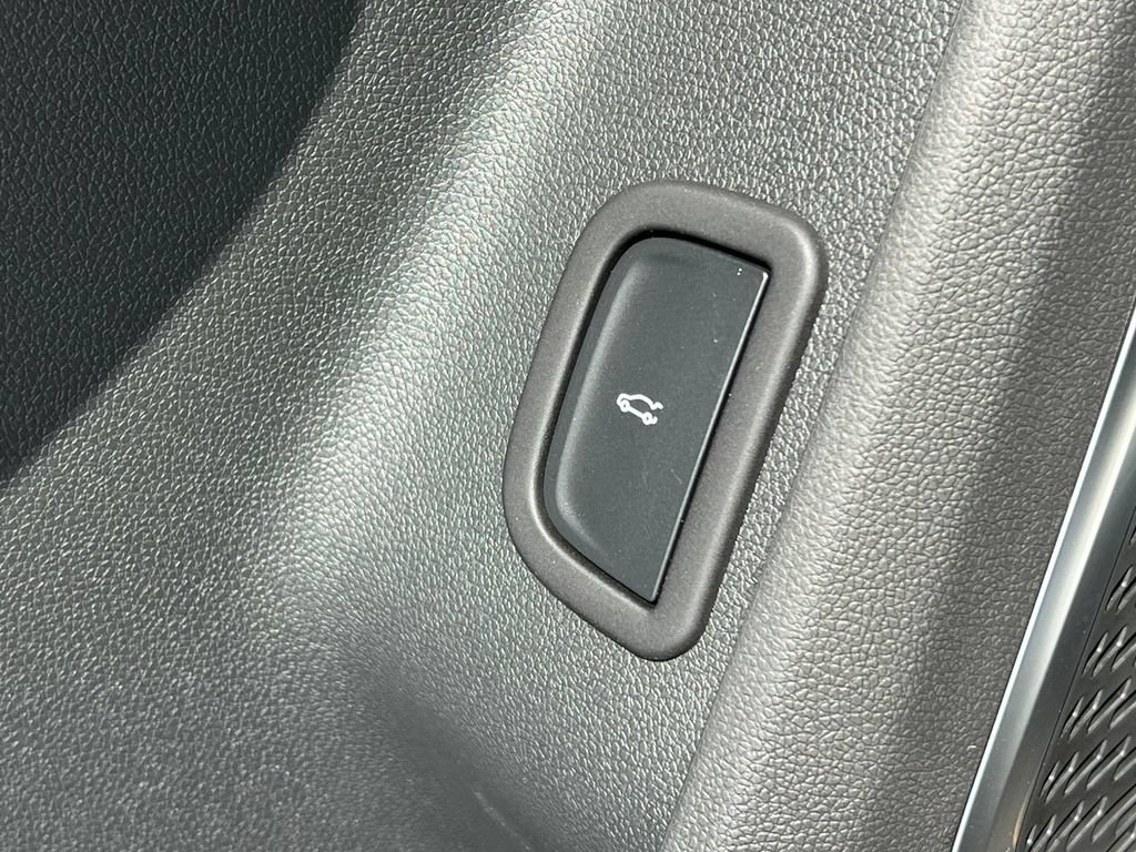 New 2027 Buick Enclave Preferred w/ LPO, Floor Liner Package AWD/4WD image 16