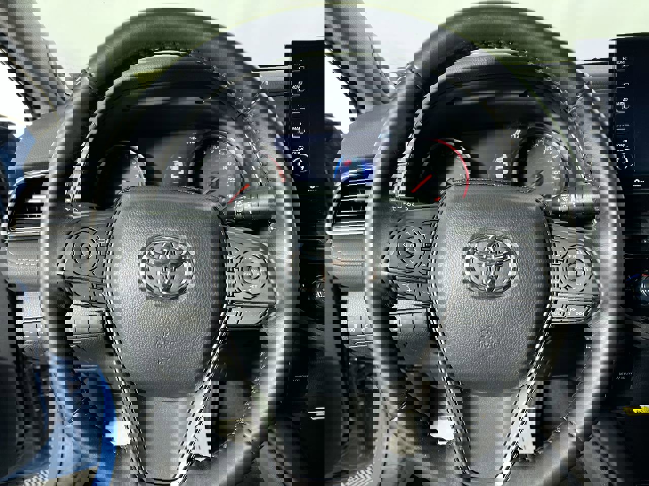 Used 2023 Toyota Camry XSE w/ Navigation Package image 15