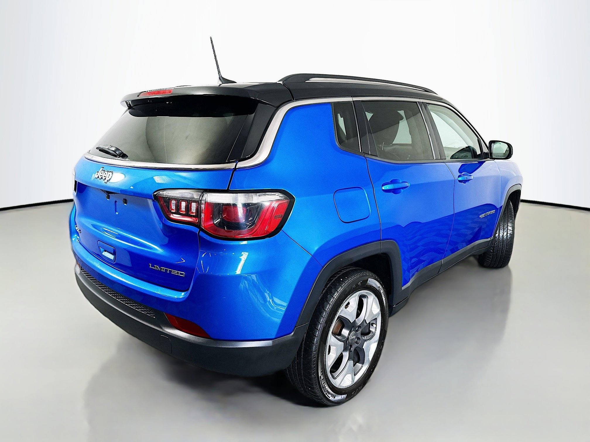 Used 2019 Jeep Compass Limited image 7