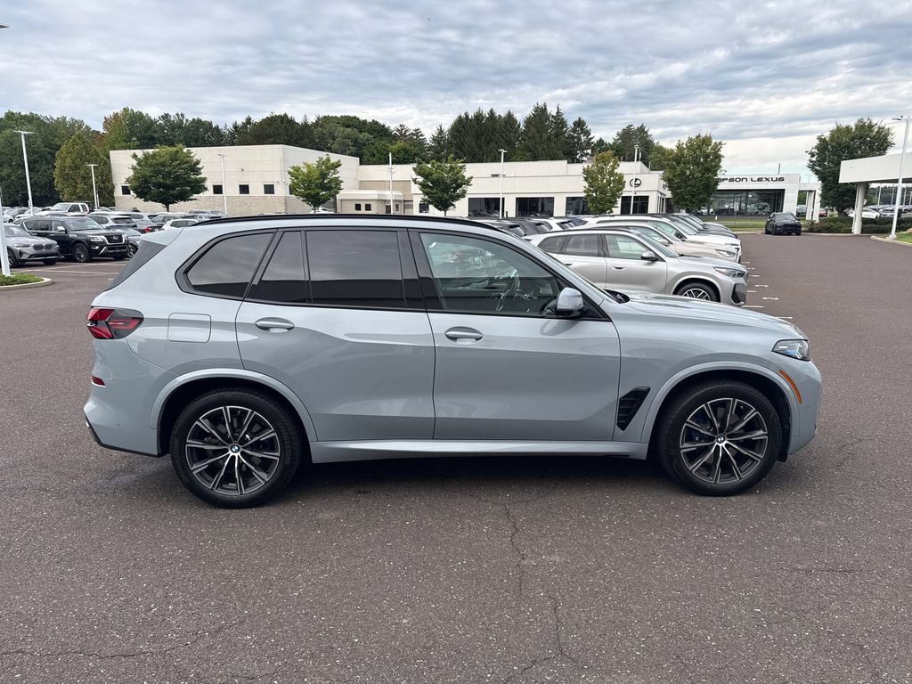 Certified 2024 BMW X5 xDrive40i w/ M Sport Package AWD/4WD image 6