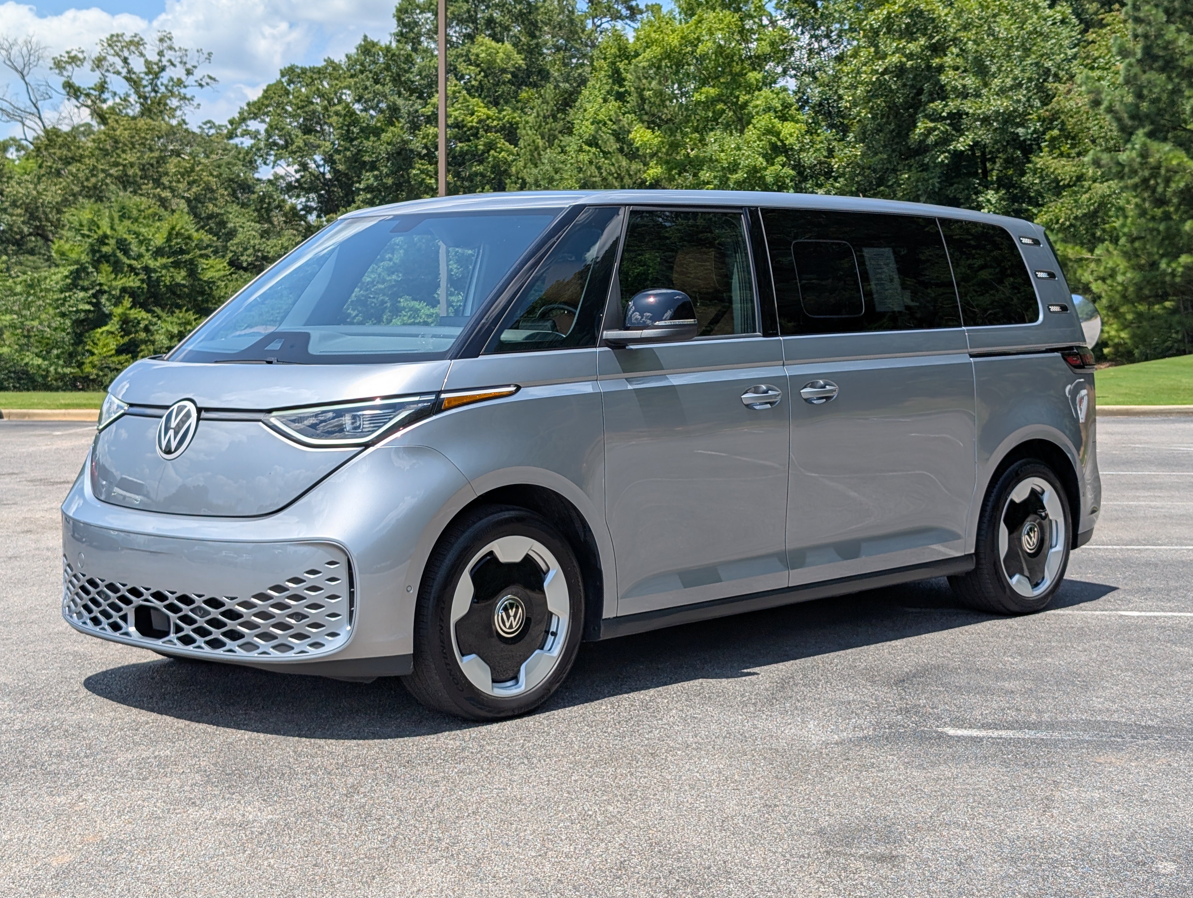 Used 2025 Volkswagen ID. Buzz Pro S Plus RWD image 5