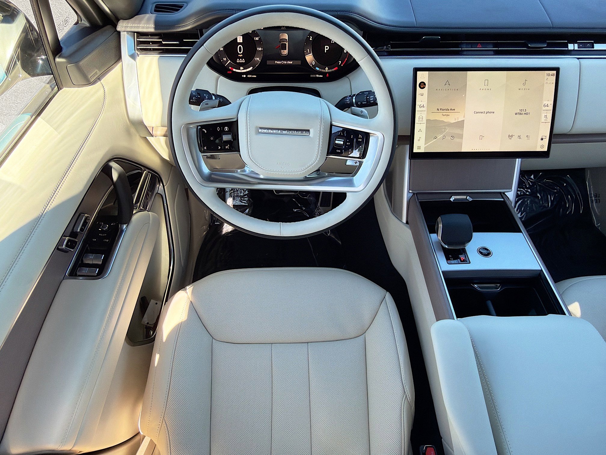 New 2026 Land Rover Range Rover SE image 16