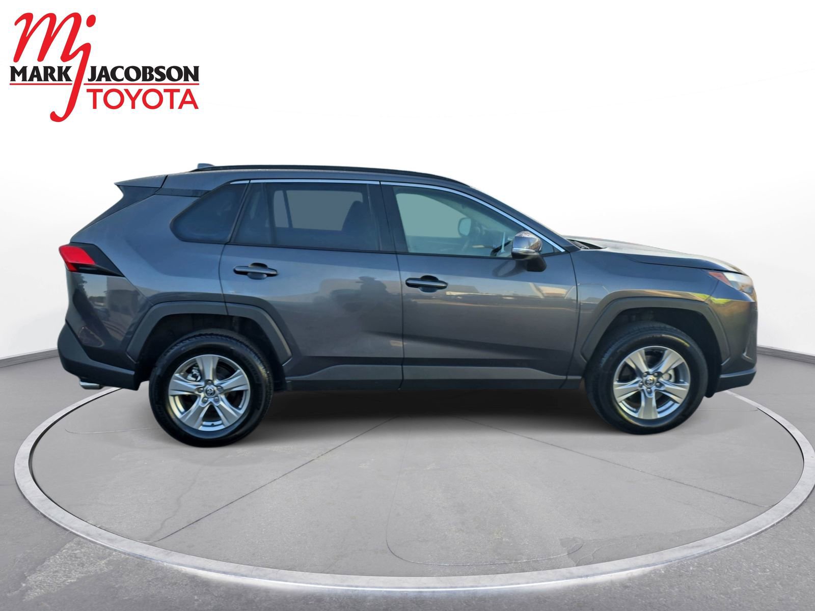 Used 2024 Toyota RAV4 XLE w/ Convenience Package image 7