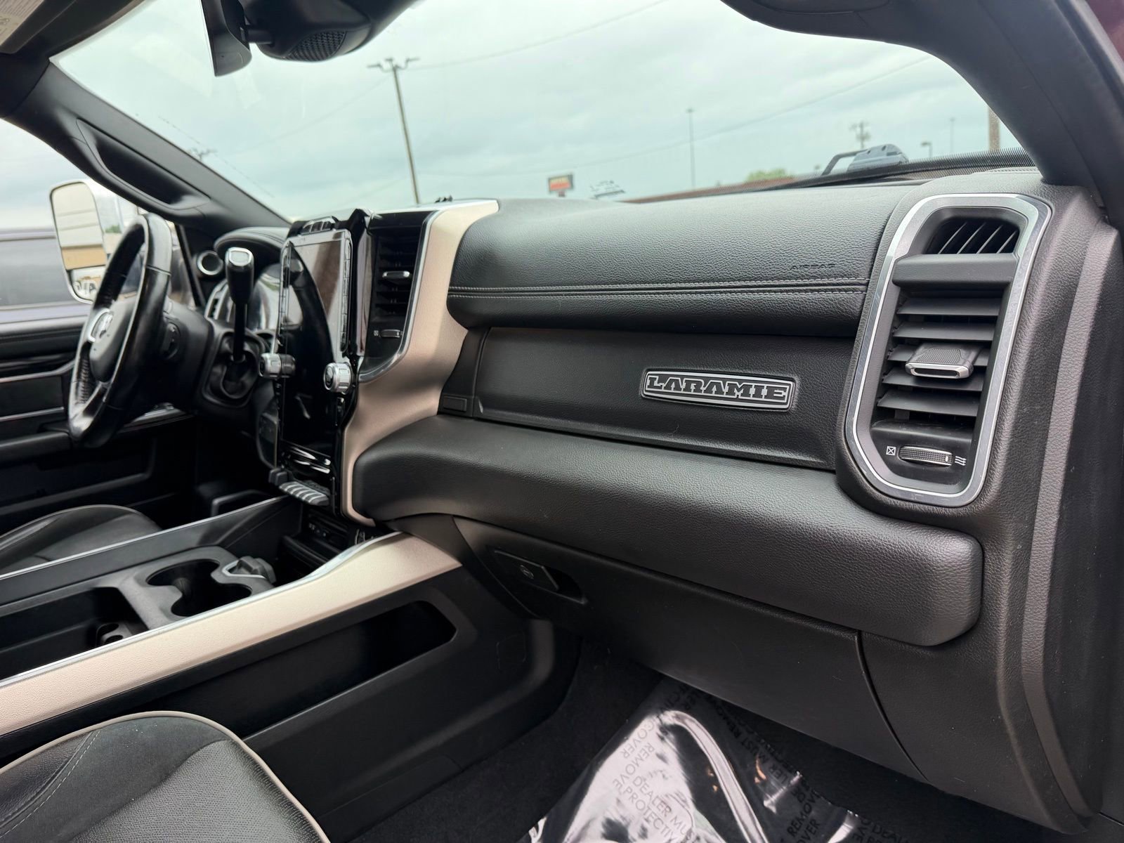 Used 2019 RAM 3500 Laramie image 16