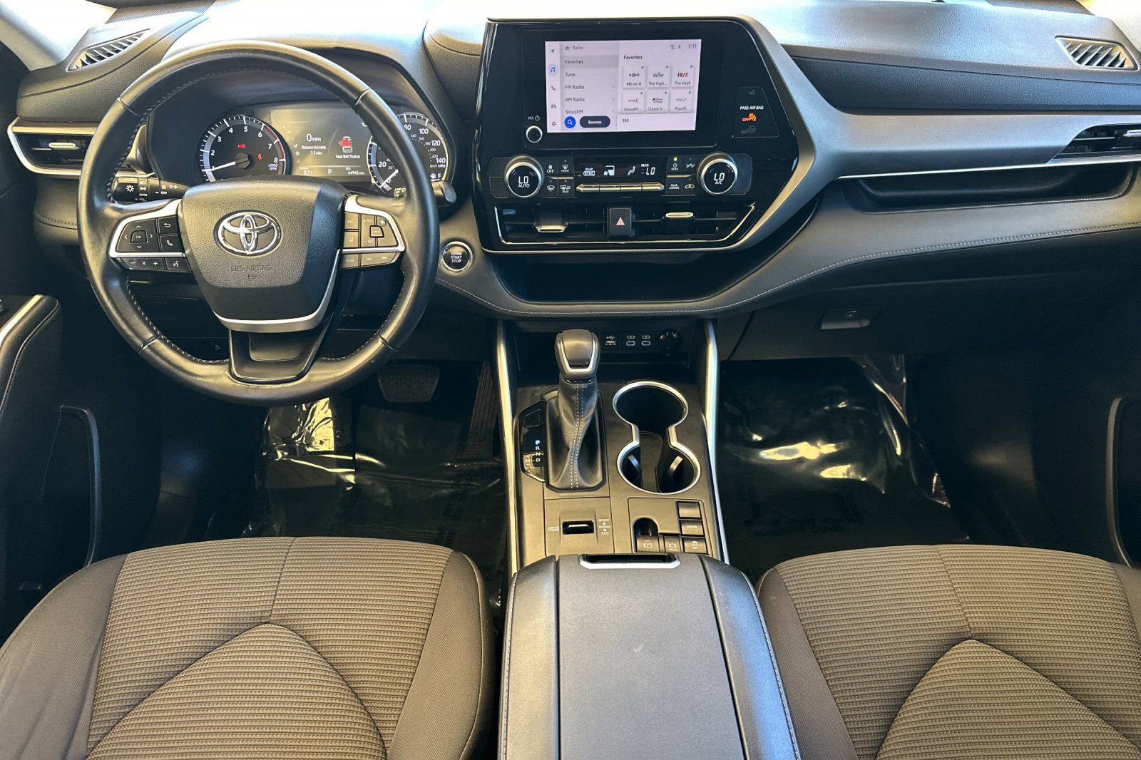 Used 2023 Toyota Highlander LE FWD image 16
