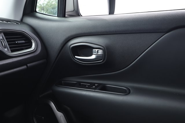 Used 2021 Jeep Renegade Limited w/ Sun & Sound Group AWD/4WD image 29