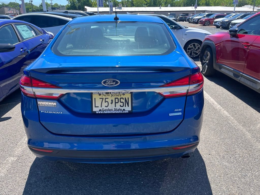 Used 2018 Ford Fusion SE w/ Equipment Group 201A FWD image 5