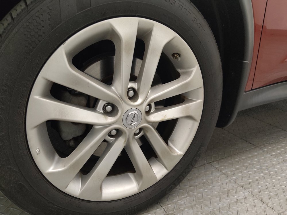 Used 2015 Nissan Juke S FWD image 31