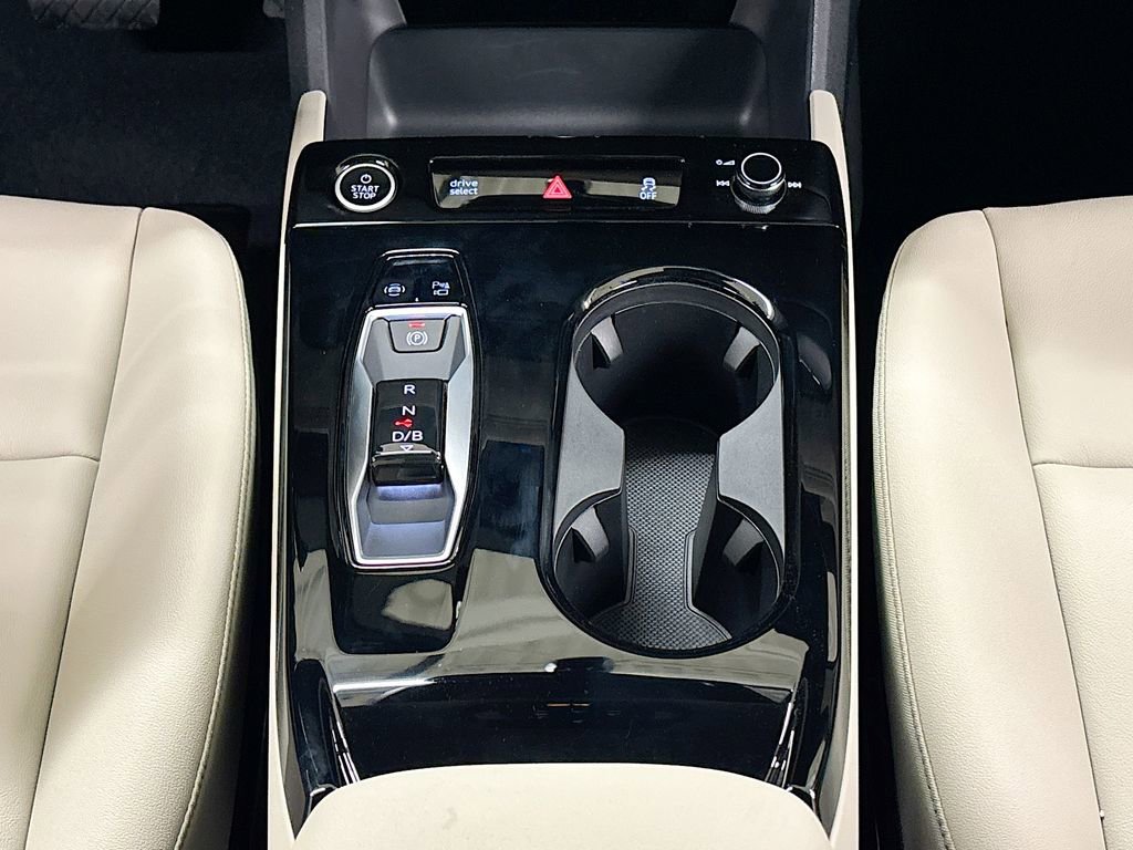 New 2025 Audi Q6 e-tron Premium image 13