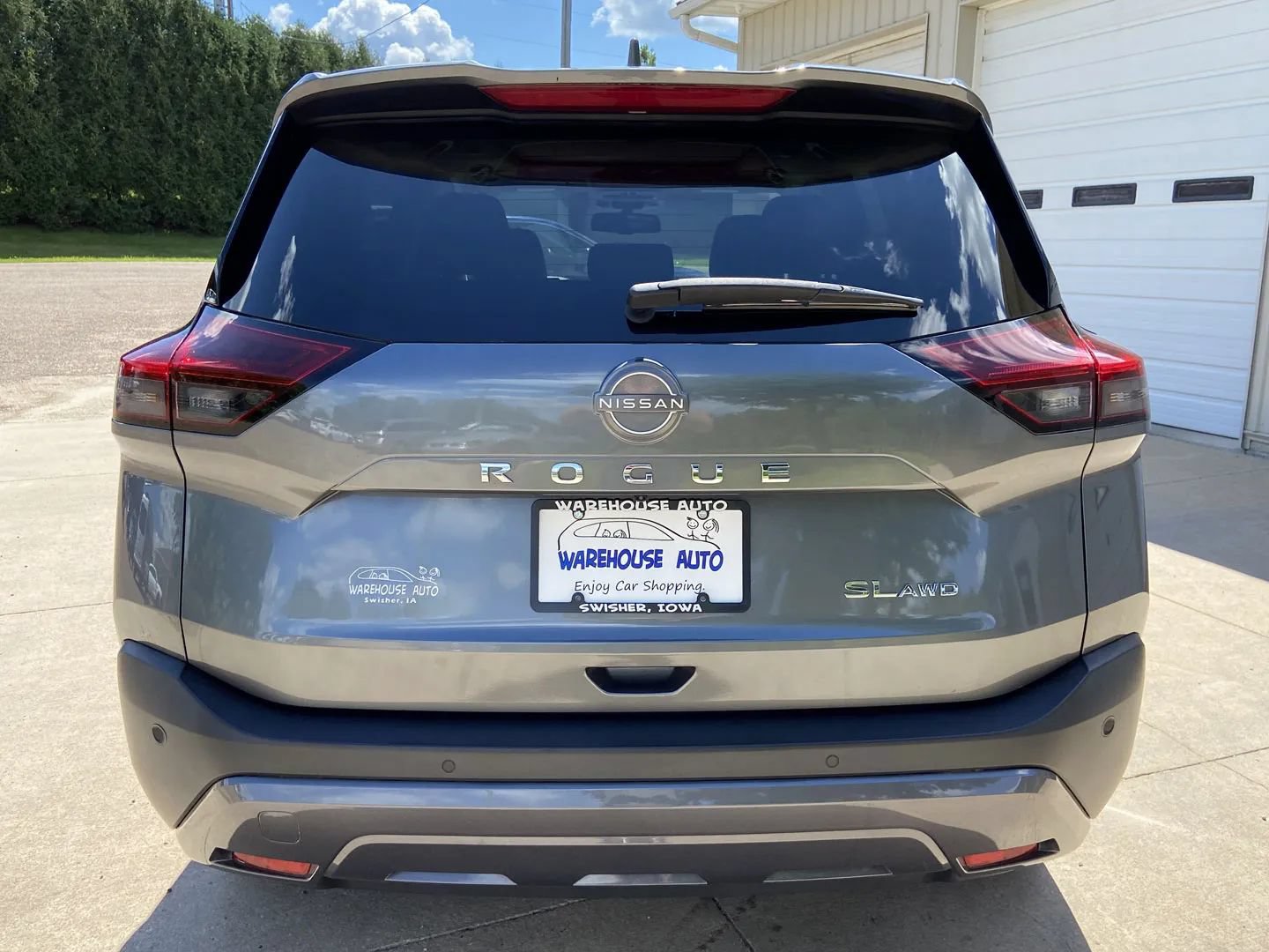 Used 2023 Nissan Rogue SL AWD/4WD image 6