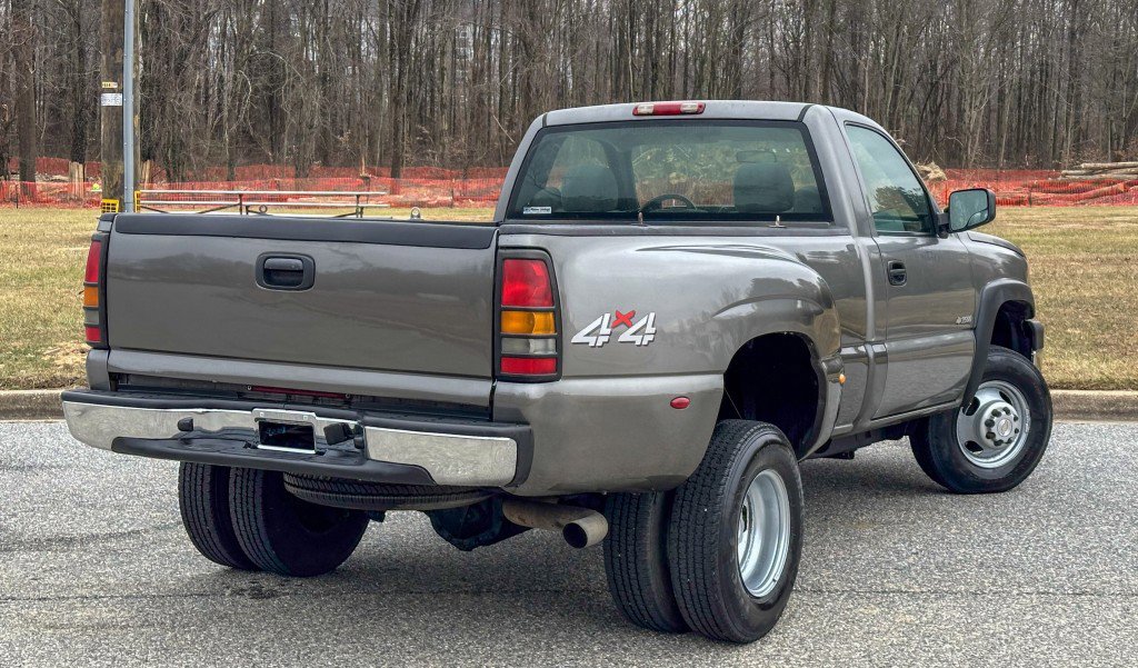 Used 2006 Chevrolet Silverado 3500 Work Truck w/ Snow Plow Prep Package image 13