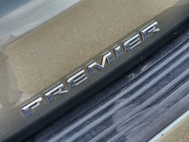 Used 2023 Chevrolet Suburban Premier AWD/4WD image 9