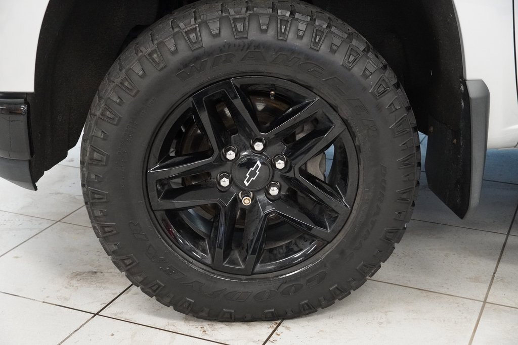Used 2021 Chevrolet Silverado 1500 LT Trail Boss w/ Convenience Package II image 17
