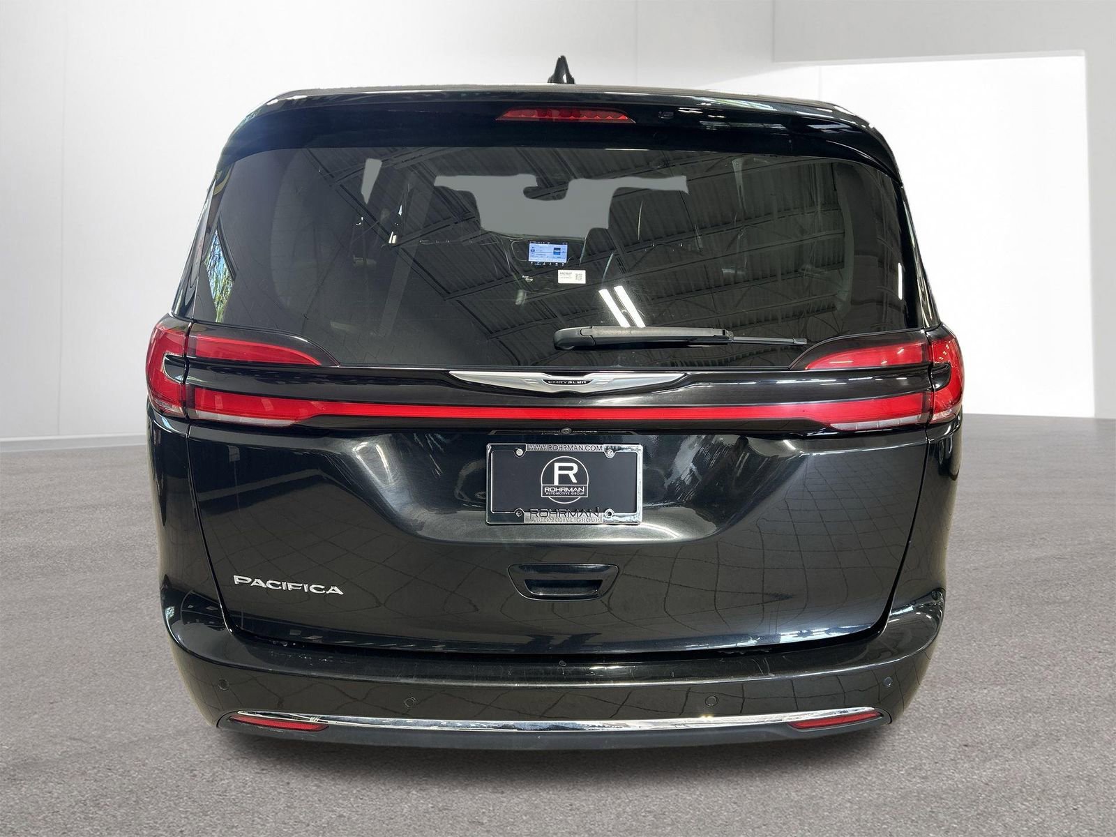 Used 2023 Chrysler Pacifica Touring-L FWD image 36
