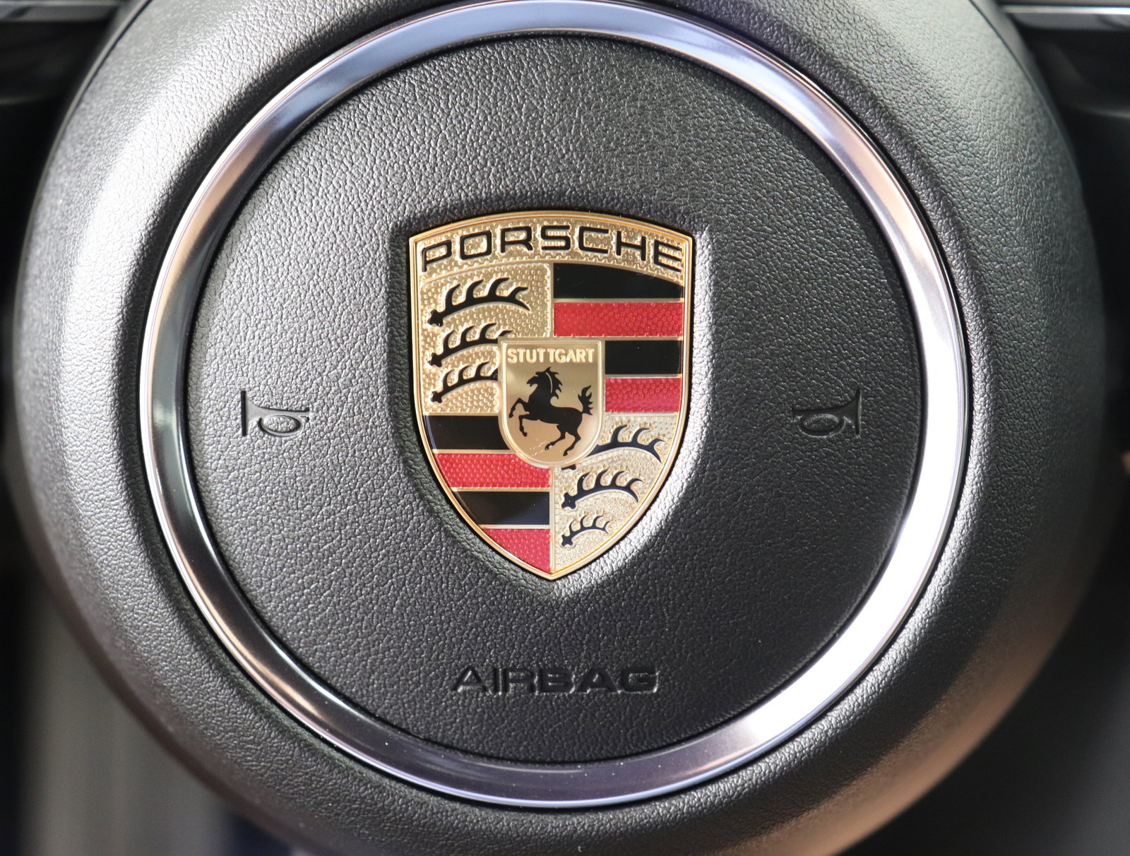 Certified 2025 Porsche Macan AWD/4WD image 39