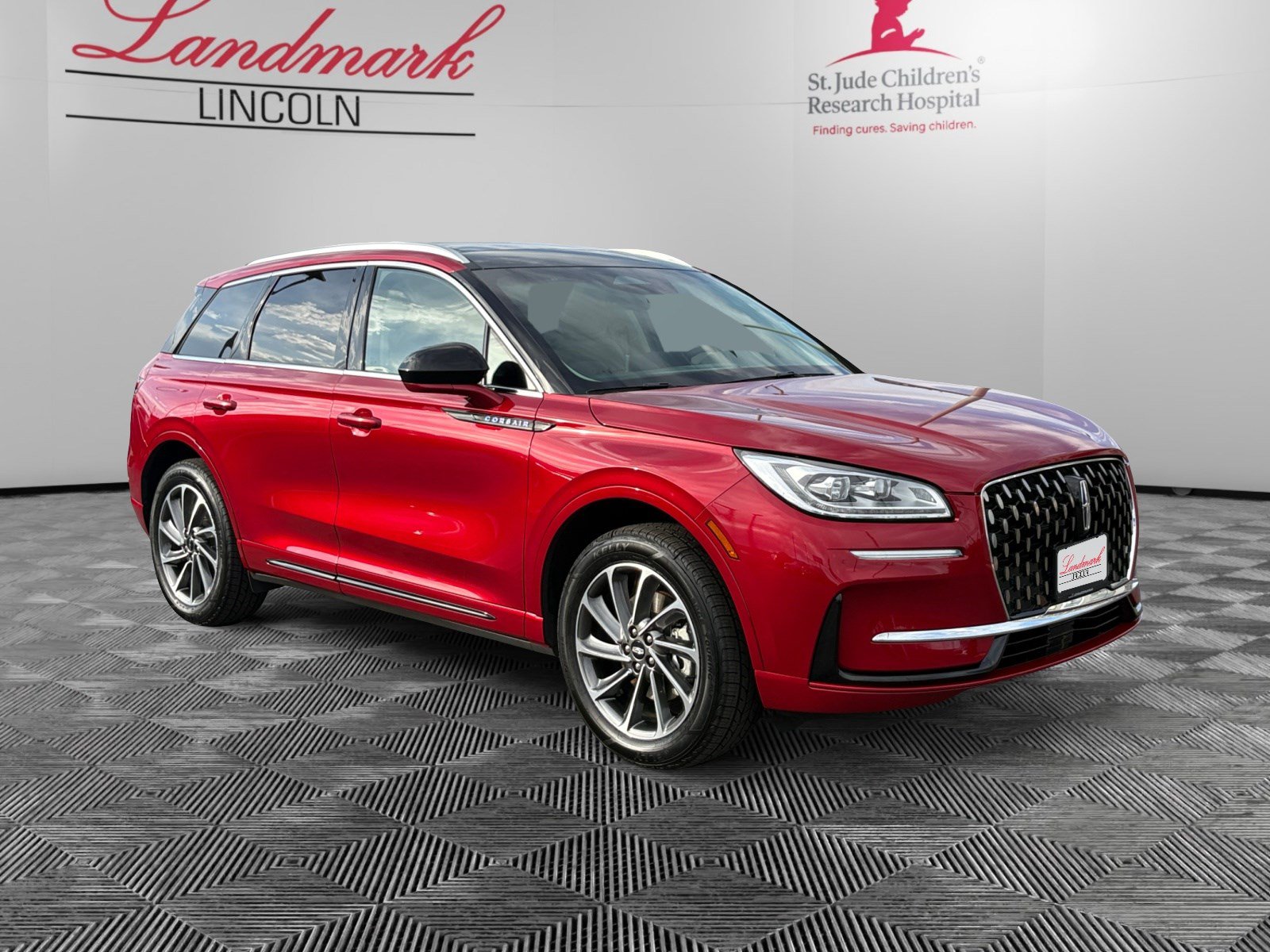 Certified 2024 Lincoln Corsair Grand Touring AWD/4WD image 7