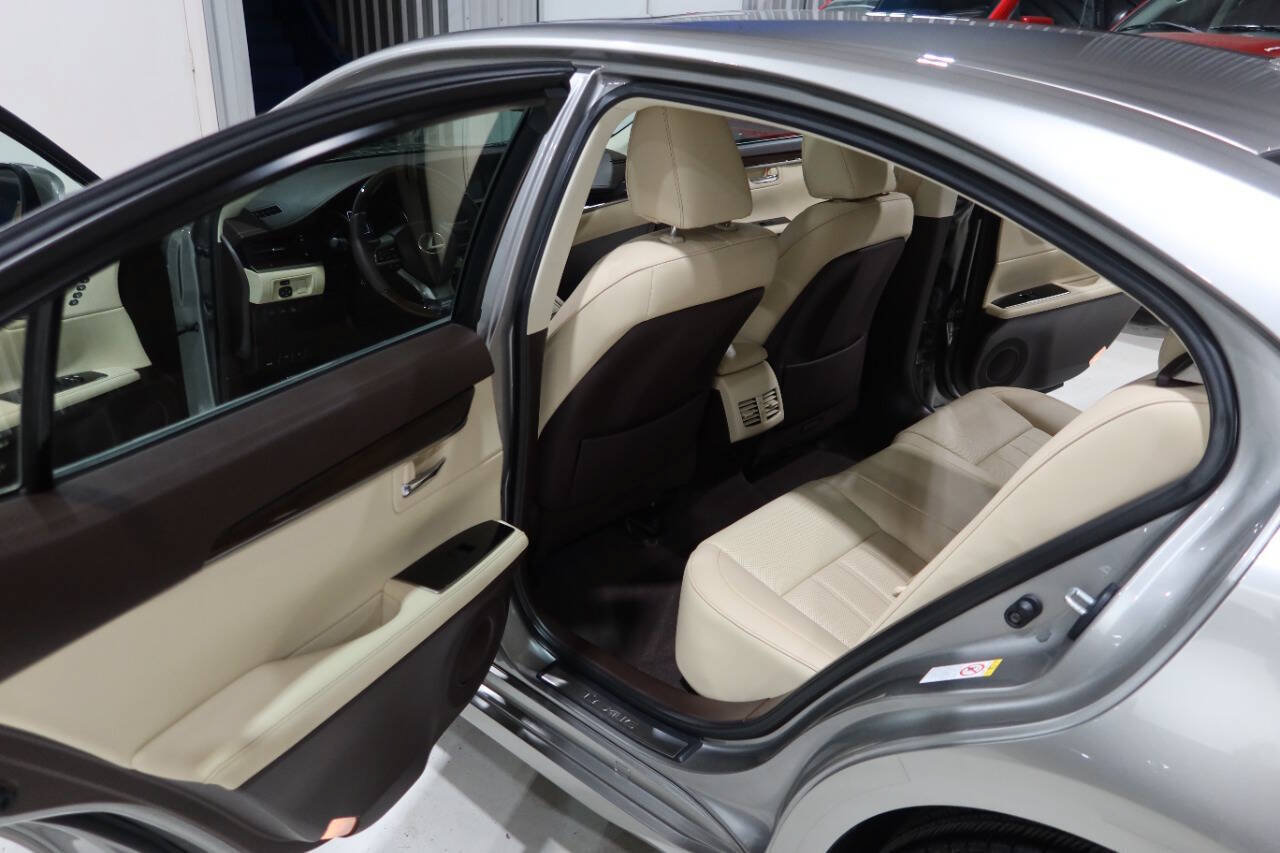 Used 2018 Lexus ES 350 w/ Luxury Package w/Wood Trim FWD image 16