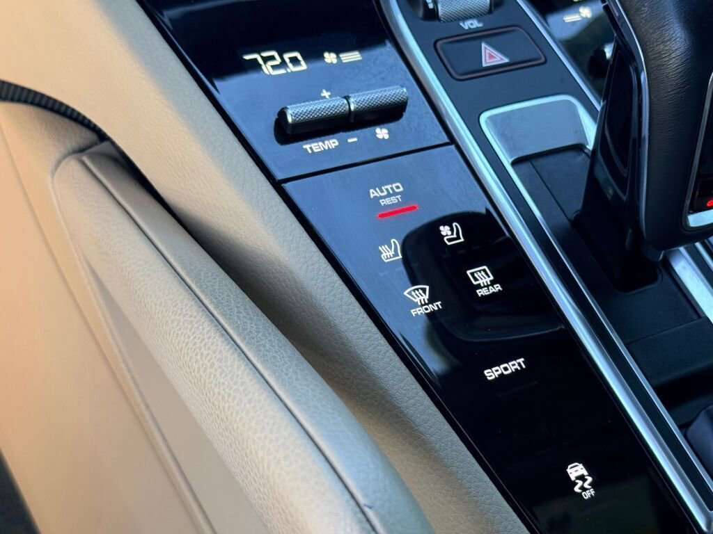 Used 2021 Porsche Cayenne image 8